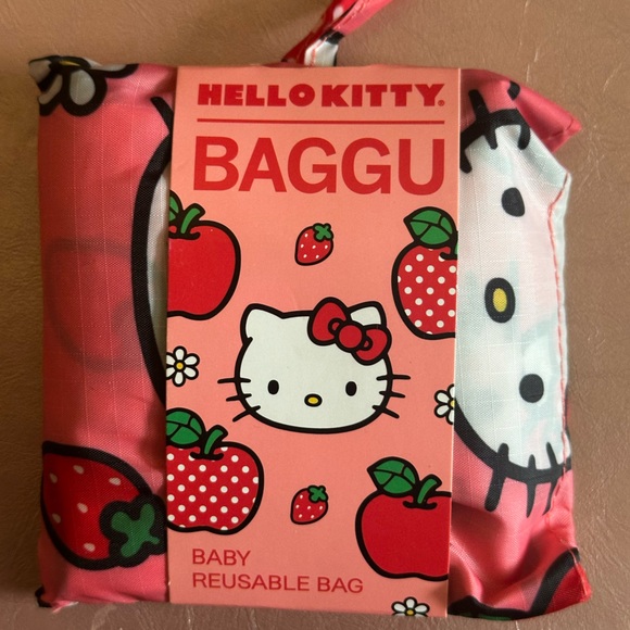 BAGGU Handbags - BAGGU Hello Kitty Apple Tote - Red and Green